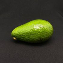 Авокадо Испания, цена за 1 шт.